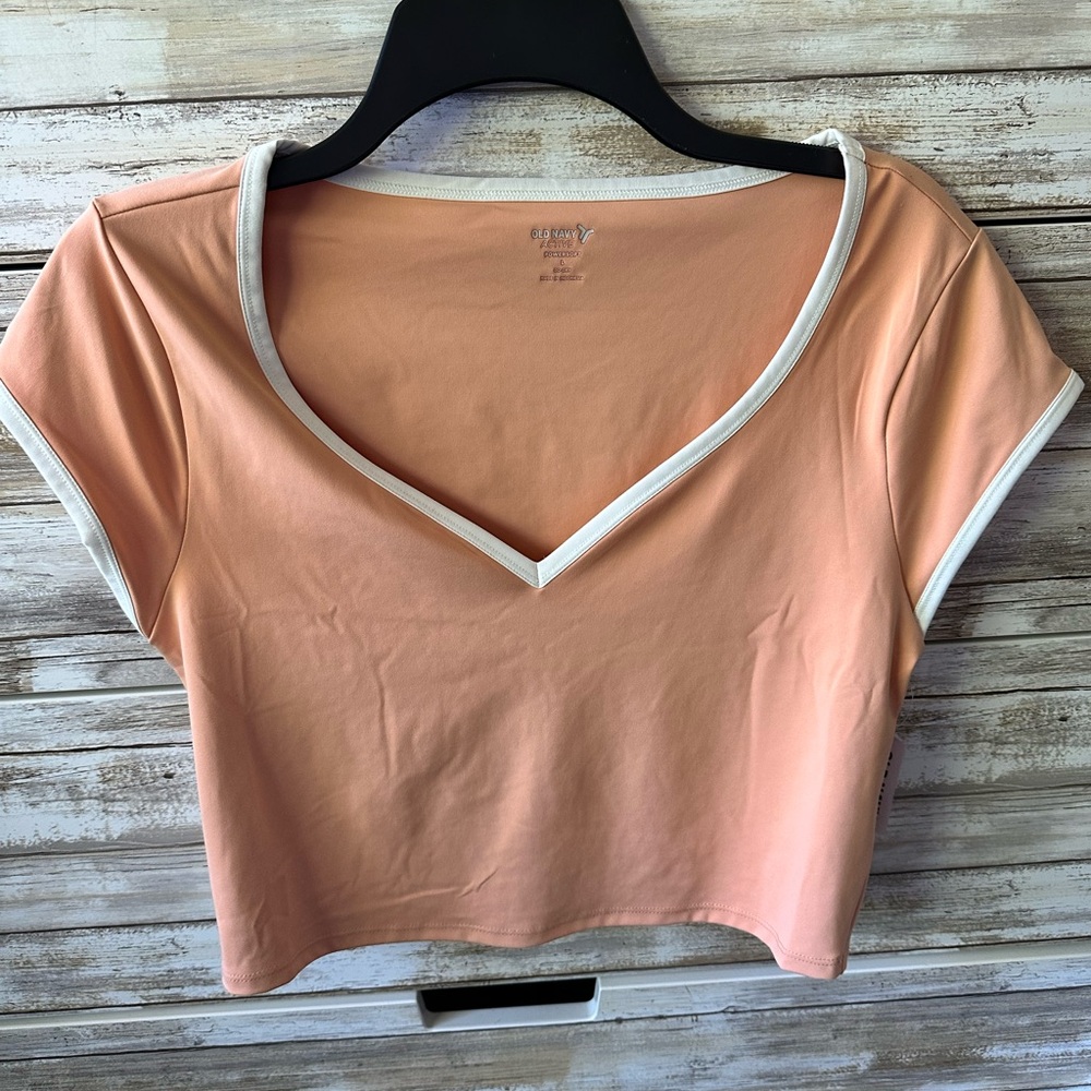 💗 NWT Old Navy Active PowerSoft Go-Dry Crop Top Pink Women’s Large